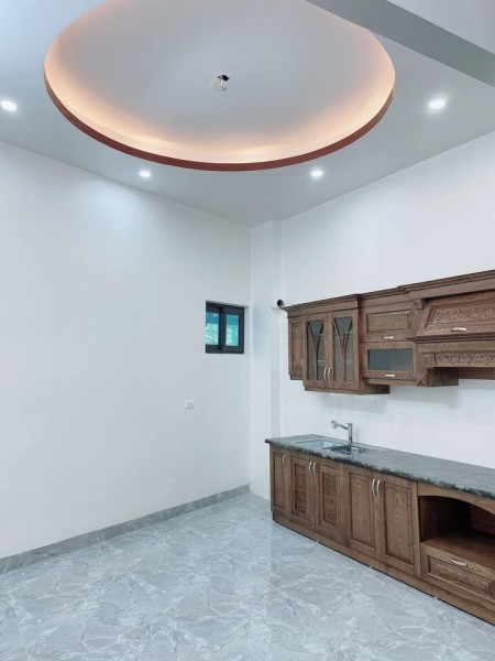Bán gấp nhà đẹp phố Hoàng Quốc Việt Cầu Giấy dtsd 50m2 5 tầng giá nhỉnh 4 tỷ hiếm
