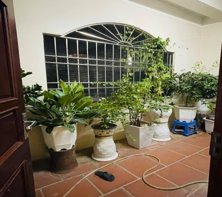Bán nhà Trần Phú, Hà Đông, diện tích 50m2 4 tầng đúc, tiện kinh doanh, mới đẹp, giá chỉ 3.8 tỷ