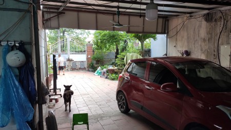 Bán nhà 2 tầng 304m2 ô tô tránh cách mặt đường Hà Huy Tập 50m giá 16 tỷ. LH 0912442669