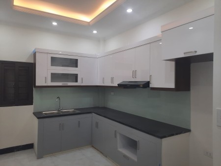 Bán nhà Tam khương Đống Đa, gần Bệnh viện, trường học, gần mặt phố, mặt tiền 6m, giá hời 2,15 tỷ