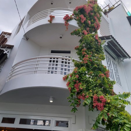 Bán gấp biệt thự sân vườn, Lê Đức Thọ, Phường 16, Quận Gò Vấp, 3 tầng, 111m2 giá 7.5 tỷ