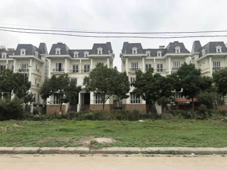 Bán biệt thự, liền kề B15 Cienco 5 Hoàng Quốc Việt, vị trí trung tâm view đẹp, giá tốt đầu tư