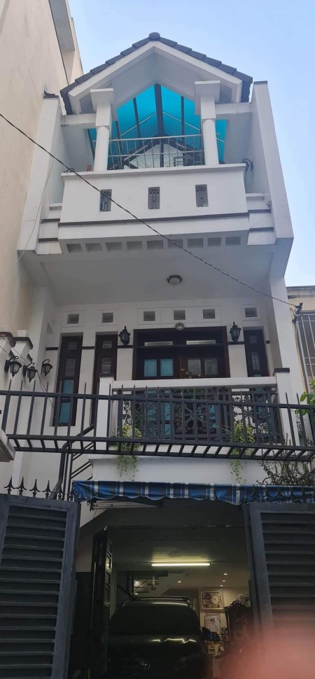 Bán nhà Yên Thế cạnh Sân Bay diện tích 63m2, 3 tầng giá nhỉnh 10 tỷ khu dân trí cao