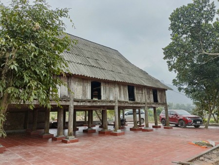 Bán 8720m2 đất nghỉ dưỡng Tân Lạc Hoà Bình 3 bề bám suối và đường, giấy tờ đầy đủ