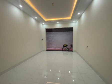 Cần bán nhà Bùi Xương Trạch diện tích sử dụng 32m2 giá bán 4.2 tỷ liên hệ 0977595683