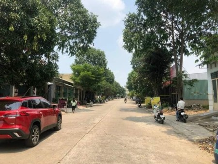 Chính chủ cần bán 300m2 (10x30) full thổ cư- đất tại khu đô thị công nghiệp Mỹ Phước 3.