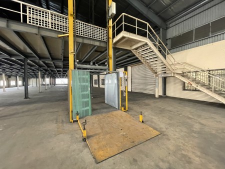 Cho thuê kho xưởng 2.100m2 trong KCN Cát Lái, Quận 2 liên hệ 0901474283