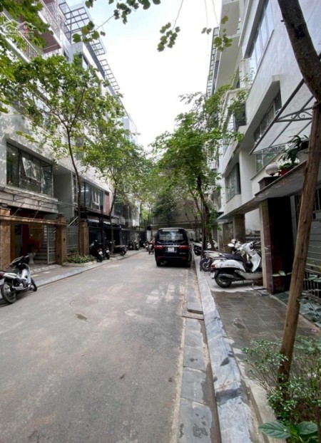 Nhà liền kề 82 Nguyễn Tuân kiểu xây như biệt thự hướng mát, giá bán chỉ 22.5 tỷ