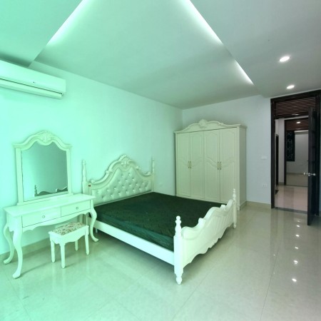 Bán nhà đẹp PL ô tô tránh ngõ 165 Cầu Giấy 5 tầng x 53m2 giá 13,6 tỷ. LH 0912442669