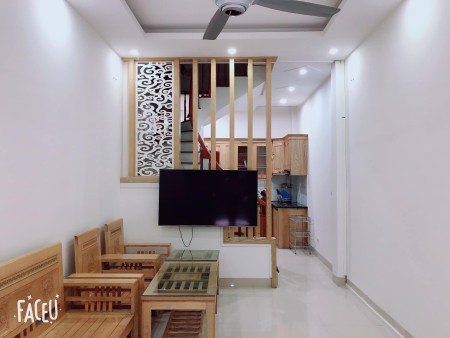 Nhà diện tích 33m2 x 5 tầng, mặt ngõ Mễ Trì Thượng, vài phút đi dạo TTHN QG, BigC