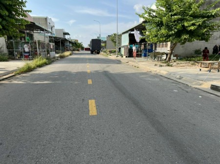 Gia đình cần bán gấp căn nhà trọ 300m2 thu nhập ổn định ngay KCN Mỹ Phước 3