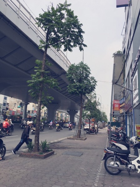 Bán lô đất mặt phố Trường Chinh, nguyên căn rộng 42m2, khu dân sinh, giá 15.8 tỷ