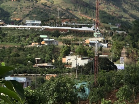 Quá kẹt tiền bán lỗ miếng đất view toàn thị trấn Nam Ban, thương lượng nhanh