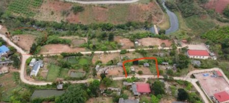 Mộc Châu, đất rộng 595.9m trong đó có 400m thổ cư, liên hệ 0987330333 giá đầu tư sinh lời