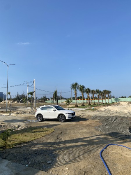 Cần bán lô đất ngay đường Dũng Sĩ Điện Ngọc, gần khu FPT giá 2tỷ/lô chiết khấu cao