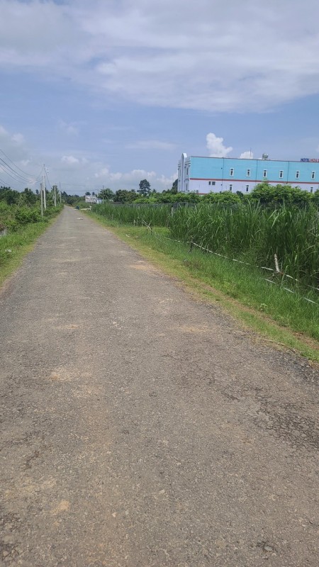 Bán lô đất sát cổng phụ khu công nghiệp Phước Đông và DT782 chỉ 680 triệu, lh 0375921658