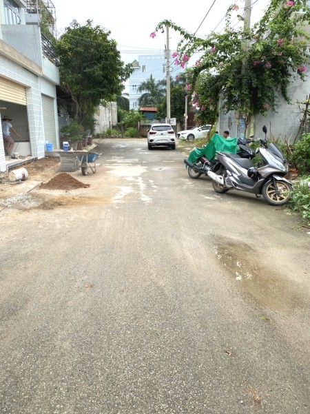 Đất ở 50m2, TP. Thủ Đức, Q.9, KDC đông đúc, đường xe hơi, Sổ hồng. Giá 2,75 tỷ