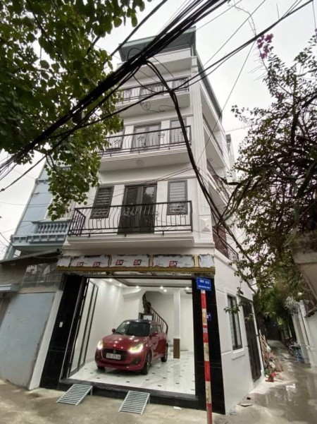 Bán nhà đẹp khu Trung tâm Quận Hoàng mai, diện tích 50m2, giá 5,65 tỉ , ô tô vào nhà
