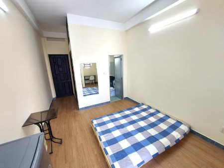Cho thuê căn hộ dịch vụ đầy đủ tiện nghi, Trung Tâm Quận Tân Bình.