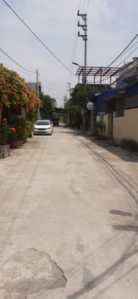 Đất 3 mặt đường, trong đó có 1 mặt đường khu đô thị Mỹ Trung 180m2, có sẵn nhà 2 tầng còn tốt