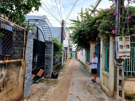 Bán lô góc thổ cư 100% ngay hồ bơi Phương Nam diện tích 66m2, giá bán 2 tỷ, thương lượng