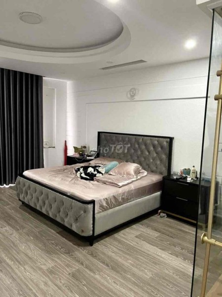 Ngộp ngân hàng bán gấp Hoàng Hoa Thám diện tích 52m2, 4 lầu 4 phòng ngủ, giá 10.8 tỷ