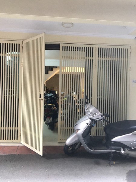 Bán nhà đẹp phố Hoàng Cầu khu phân lô bộ Công An, liên hệ 0977699899 khu dân cư