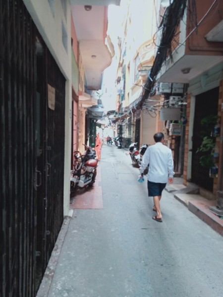 Bán nhà kinh doanh tốt, diện tích 30m2, 2.5 tầng, giá bán 3.3 tỷ, thương lượng, ngõ 874 Minh Khai