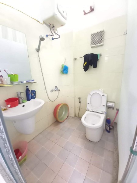 Phố Chợ Khâm Thiên diện tích sử dụng 18m2 4 tầng mt 3.2m giá bán 1.69 tỷ, lh 0905256336