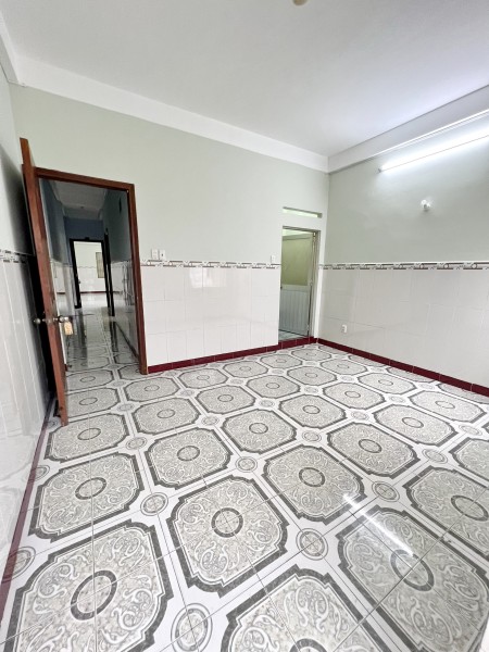 Cho thuê phòng 35m2 wc riêng mt đường số 4 KDC Bình Đăng P.6 Quận 8