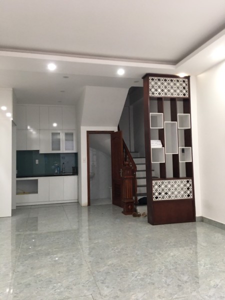 Bán nhà Hoàng Hoa Thám siêu đẹp, diện tích sử dụng 50m2, lô góc giá bán chỉ 5,9 tỷ