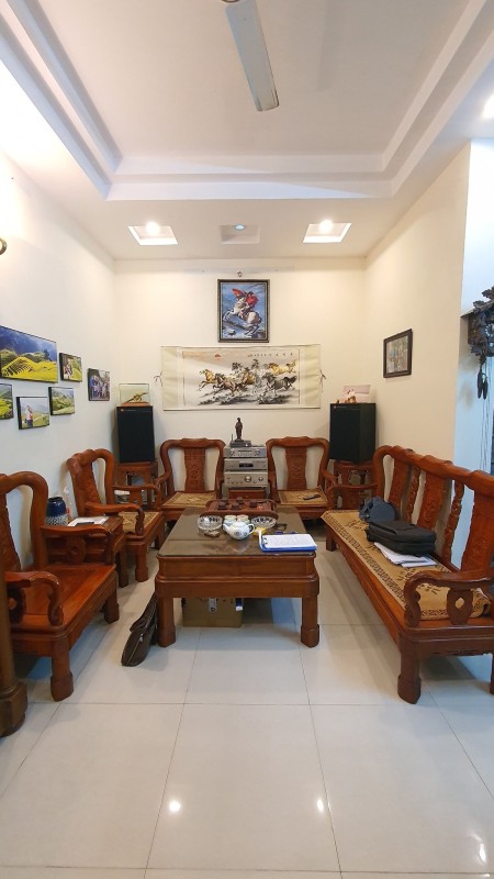 Bán nhà riêng chính chủ ngõ thông ô tô đỗ 10m, giá bá 7.5 tỷ, có thương lượng sổ sẵn