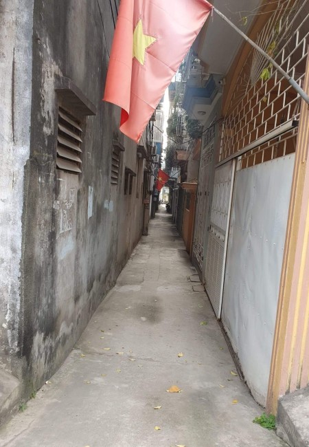 Bán gấp nhà nguyên căn Nguyễn Xiển dtsd 40m2, có một không hai, giấy tờ chính chủ
