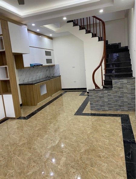 Cần bán nhà mặt phố Thanh Liệt, Kim Giang diện tích sử dụng 38m2, đúc 5 tầng, giá 4.5 tỷ