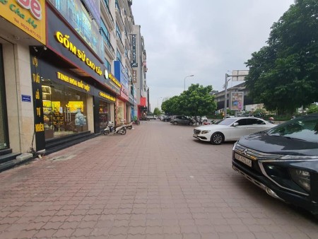 Bán nhà cấp 4 mặt phố Nguyễn Xiển Quận Thanh Xuân dtsd 120m2 mặt tiền 6.5m chỉ 16.5 tỷ