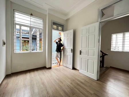 Tân Triều lô góc nhà mới đẹp cách 30m ra đường 25 Tân Triều mới, thiết kế 5 tầng, lhcc