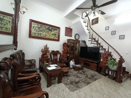 Bán nhà phố Bạch Mai xung quanh nhiều tiện ích diện tích 40m2, giá 3.15 tỷ, lh 0866704468