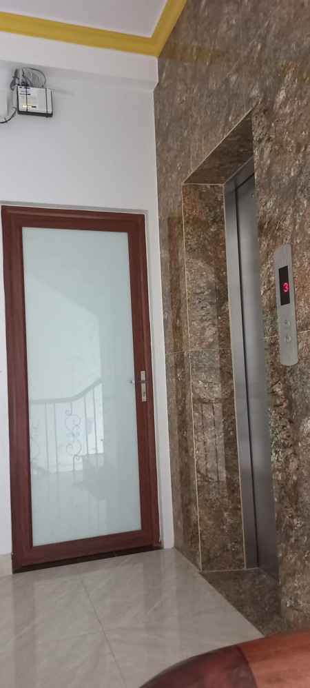 Bán nhà khu Vĩnh Phúc Ba Đình nguyên căn rộng 51m2 giá bán chỉ 6,7 tỷ, sổ sẵn