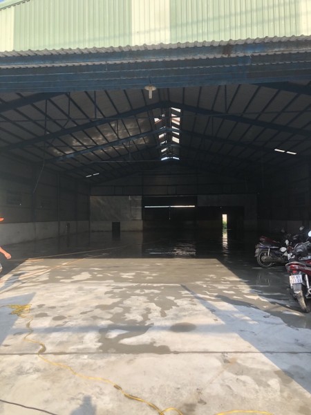 Cho thuê kho xưởng dtsd 1600m2 đường Đoàn Nguyên Tuấn, Bình Chánh, TP HCM