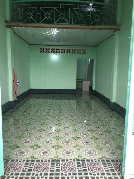 Cho thuê nhà cấp 4 gần chợ Bà Điểm Hóc Môn giá tốt khu dân cư đông đúc - 70m2