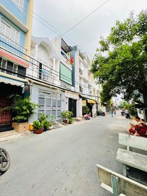 Bán nhà khu VIP hẻm 8m Lê Văn Quới, diện tích 65m2, khu dân trí giá chỉ nhỉnh 5 tỷ