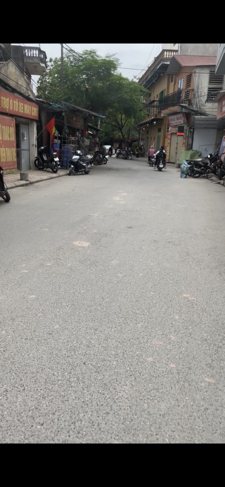 Bán nhà 3 tầng đẹp lung linh 100m2 - MT 4m tại đào nguyên trâu quỳ gia lâm