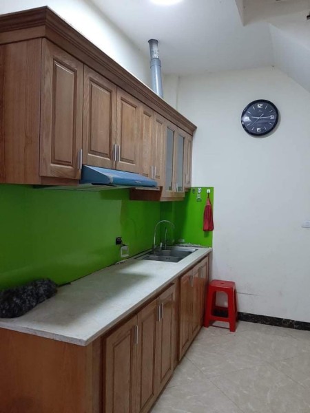Bán nhanh nhà Hoàng Quốc Việt mặt ngõ đầy đủ công năng, dt 35m2, giá bán chỉ 3 tỷ