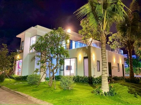 Còn đúng 2 Suất Villa sát biển kí trực tiếp với Chủ đầu tư( Bãi biển riêng, hồ bơi riêng )