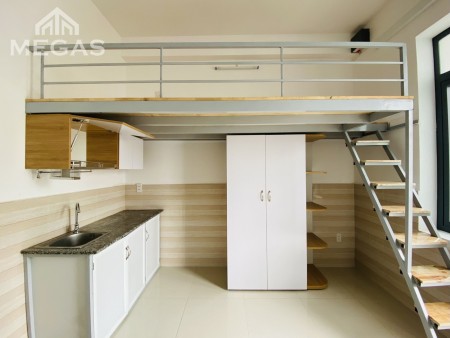 Cho thuê phòng ban công, nội thất, có gác, đường Phạm Văn Chiêu vào ở được ngay