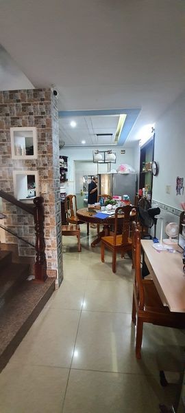 Nhà 5 tầng trung tâm Thủ Đức, xe hơi ngủ trong nhà, mặt tiền Kha Vạn Cân cách 30m dtsd 71m2