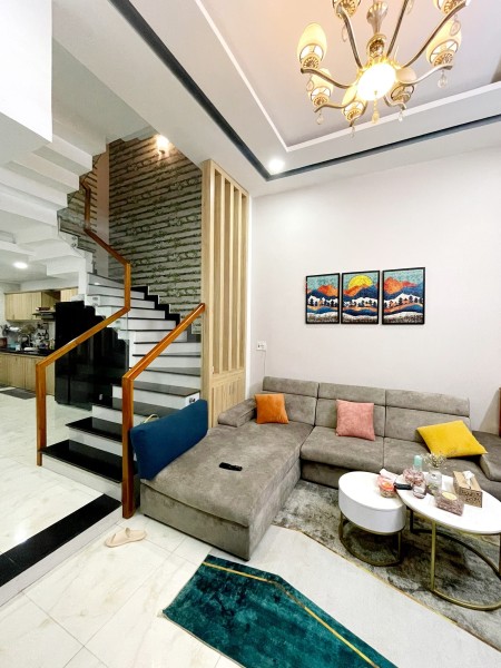 Nhà bán dt 52m2, 3 tầng, 3 phòng ngủ, đường Huỳnh Ngọc Huệ, Thanh Khê, Đà Nẵng giá chỉ 2t9