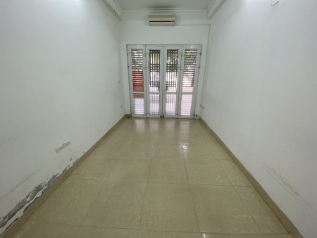 Cho thuê văn phòng tầng 1 diện tích 20m2, liên hệ 0396455136 tiện ích đầy đủ, giá tốt