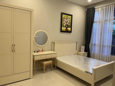 Cho thuê căn hộ Palm hetights 2PN Giá thuê 35 triệu/tháng không bao phí, lh 0375825397