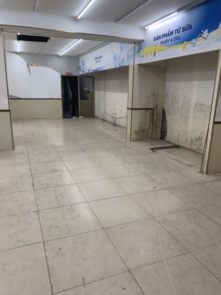 Nhà mặt tiền rộng gần chung cư, trường đại học khu dân cư đông đúc liên hệ 0913218892